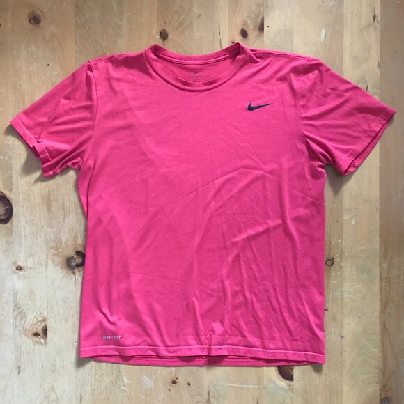 Nike Men’s Fuchsia Dri‑FIT Performance Tee – Size L - Picture 1 of 3